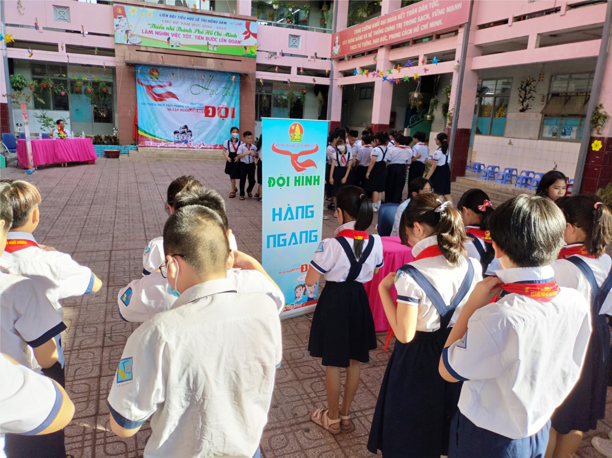 HỘI THI NGHI THỨC ĐỘI - Đội hình hàng ngang - tháo thắt khăn quàng